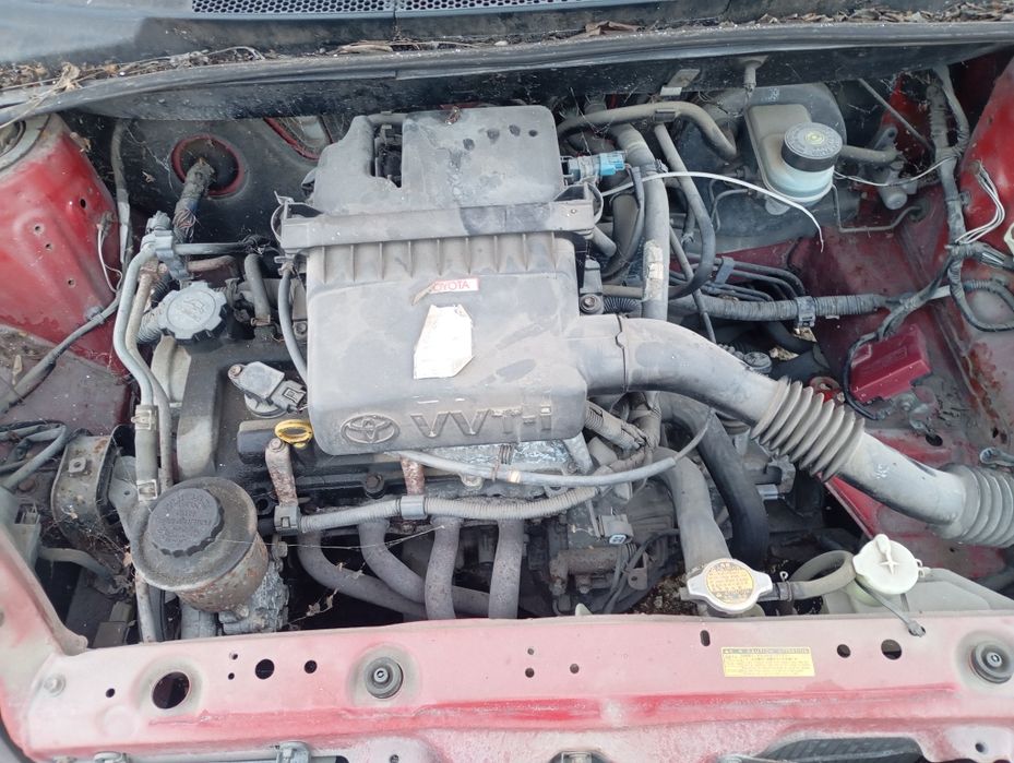 Toyota Yaris 1.0 2000г - НА ЧАСТИ
