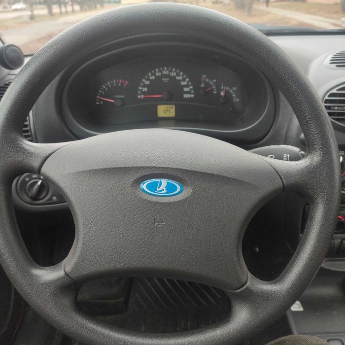 Автомобиль легковой