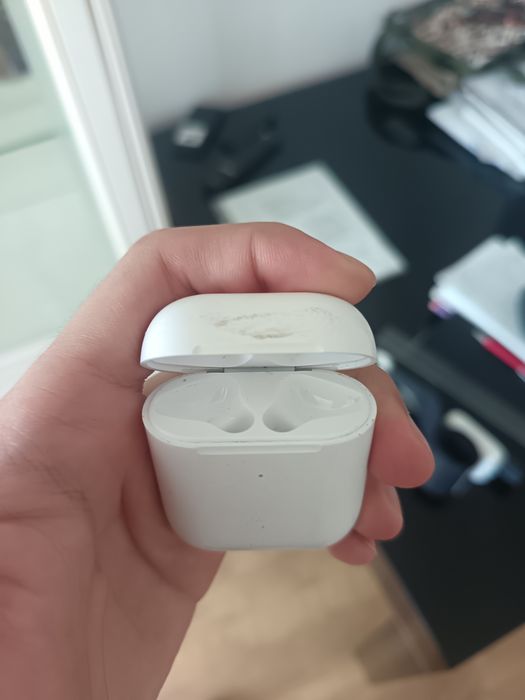 Продам кейс от AirPods
