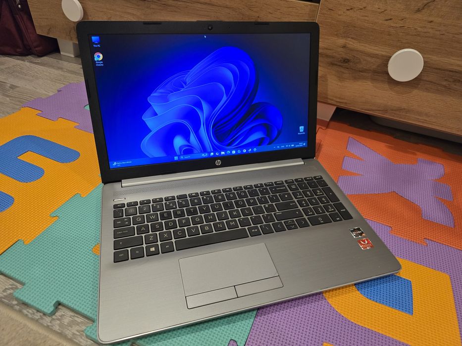 HP 255 G7 / Ryzen 5 2500U / 8GB Ram / 256 SSD