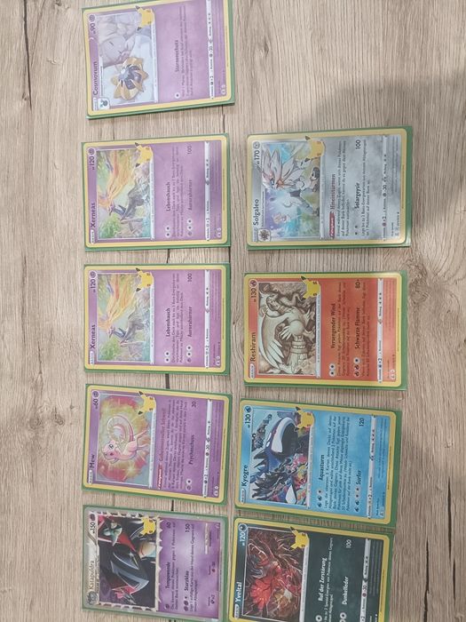 600 de cărți pokemon originale + patru cutii de metal