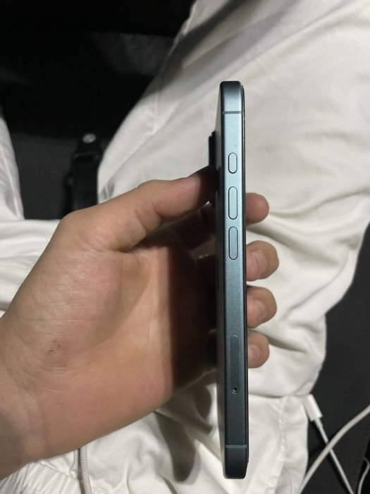 Iphone 16 синий цвет