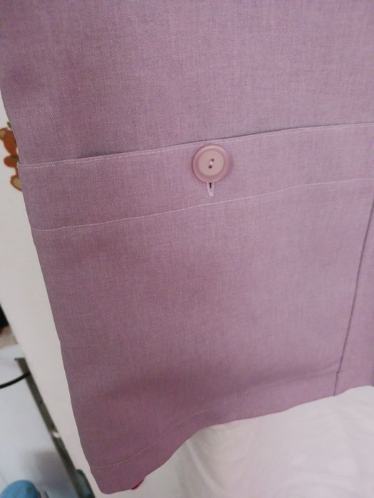 Дамски костюм бледо лилав цвят.Голям размер.