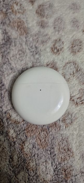 Продам наушники Huawei freebuds 4