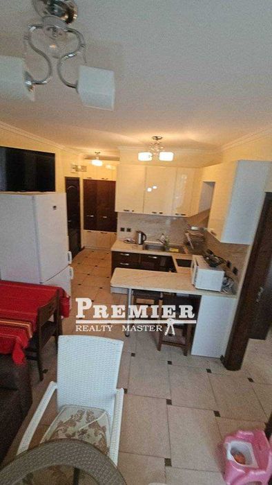 Продава се двустаен апартамент на първа линия в Свети Влас