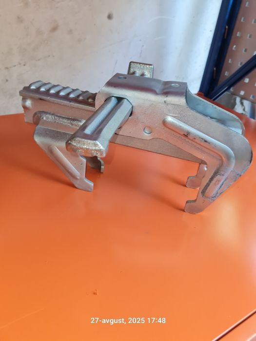 Universal zamok. Замок опалубки универсальный. Клиновый замок.