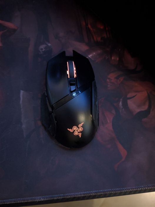 Razer basilisk ultimate with dock