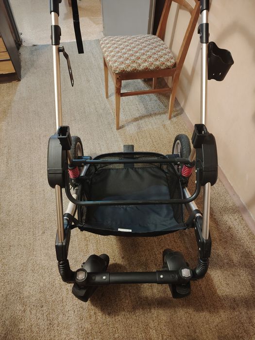 Бебешка количка.