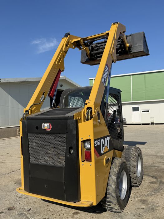 Minincarcator Cat 236D 3.2tone