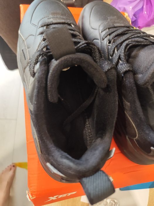 Продам кроссовки Xtep 42р