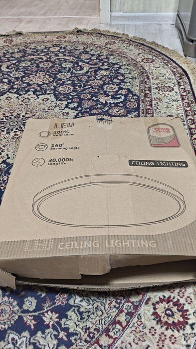 Продам срочно люстру