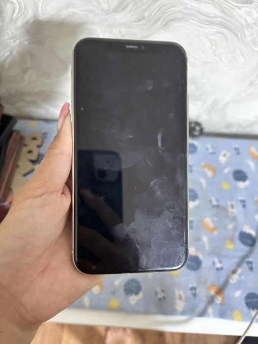 Продам  айфон 11