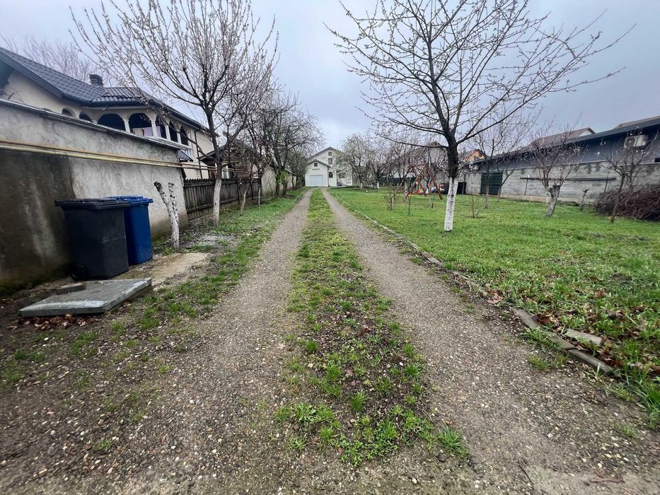 Casa P+M Valea Ursului, 2006, la strada, 205 MP utili, teren 1913 MP