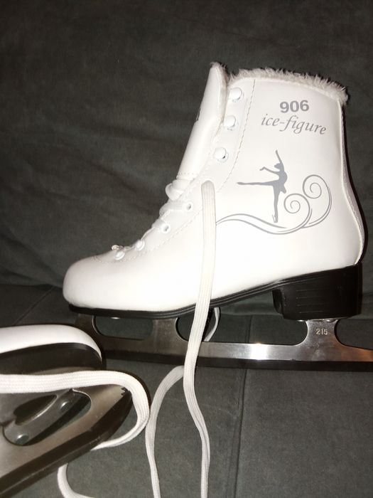 Коньки для фигруного катания