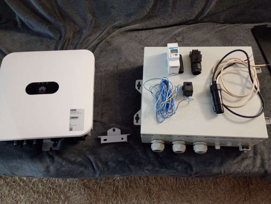 Huawei 5kw invertor  -Back up b ox