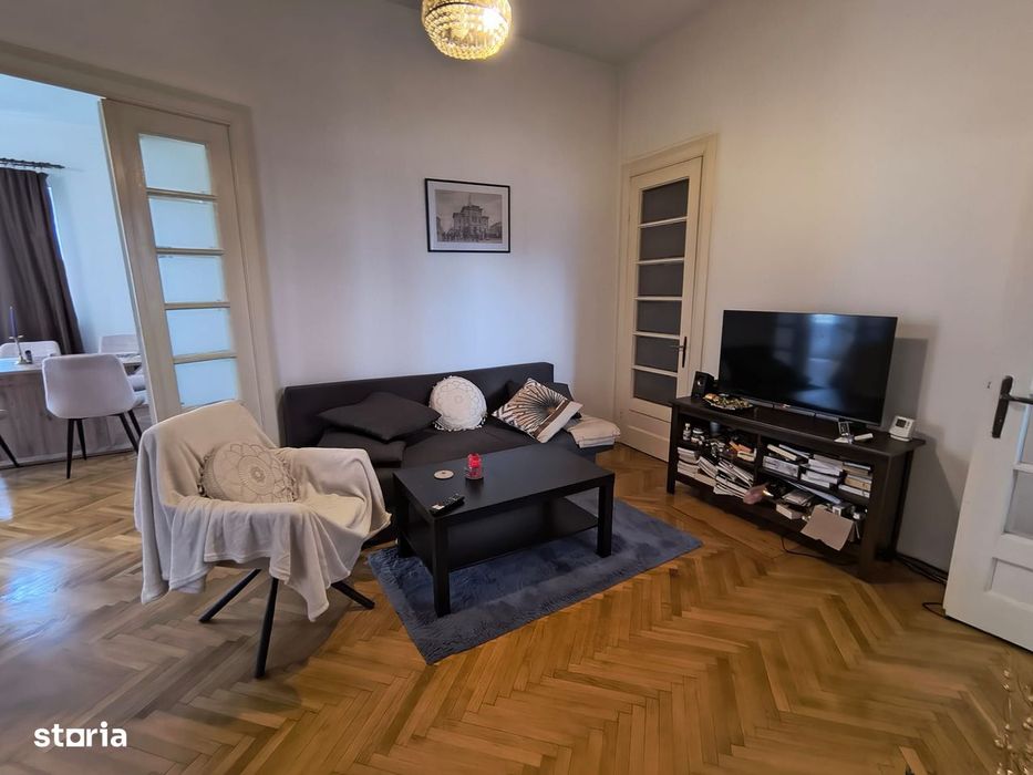 Peninsula 3 camere 84 mp pret 160.000 euro