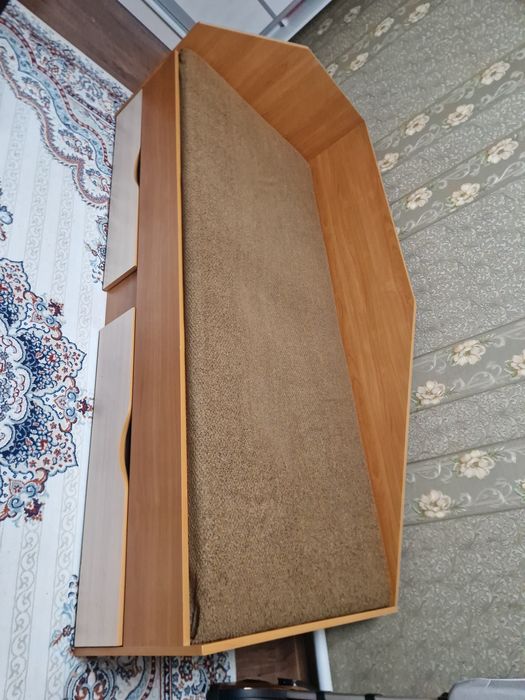 Кровать сатылады.