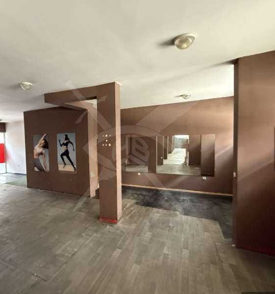 Продава се търговско помещение в Кючул Париж! 100333