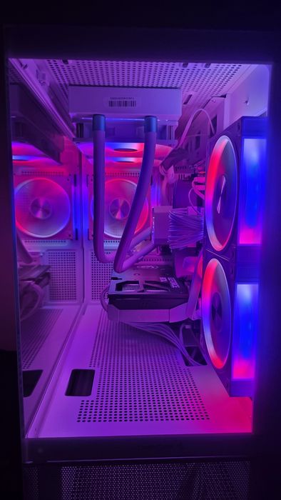 Геймърски звяр – Ryzen 7 7800X3D / RTX 5060 Ti / 32GB DDR5 – ВСИЧКО ЧИСТО НОВО
