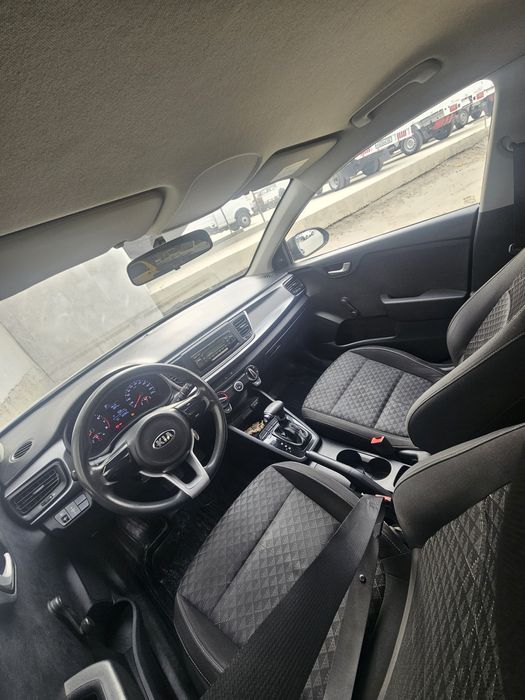 Kia rio 2018 хороший состояние