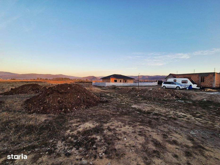 Teren intravilan 1450 mp, construibil Carpinis, zona de case