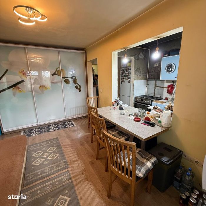 Apartament cu 3 camere, etaj 2, Str. Victor Babes