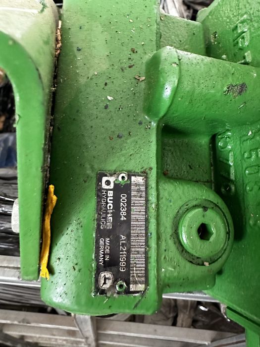 Distribuitor John Deere AL211999