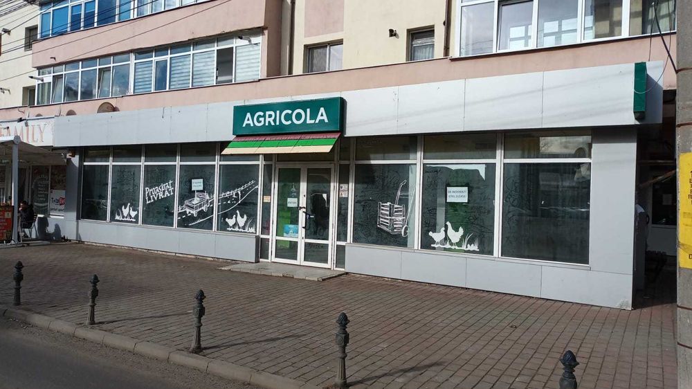 Inchiriez spatiu comercial Str.Mihai Eminescu Piatra Neamt