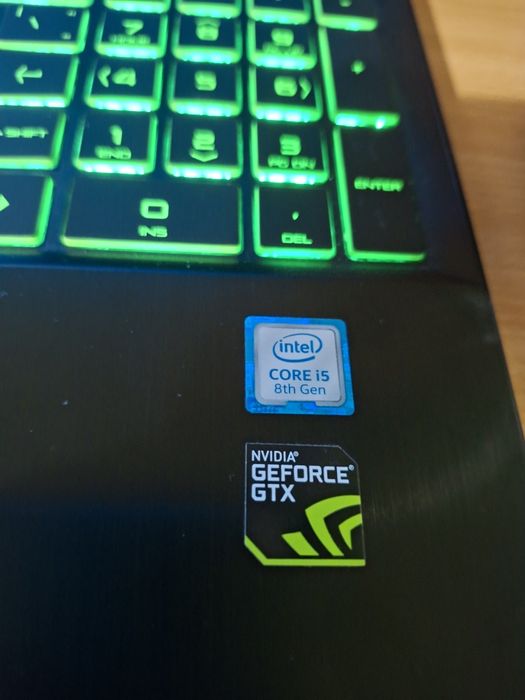 Продавам лаптоп HP