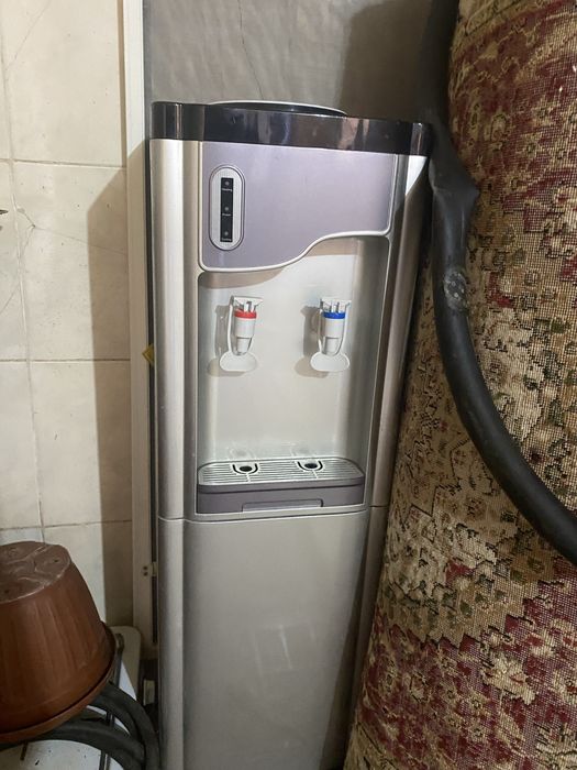 Кулер для 19л воды