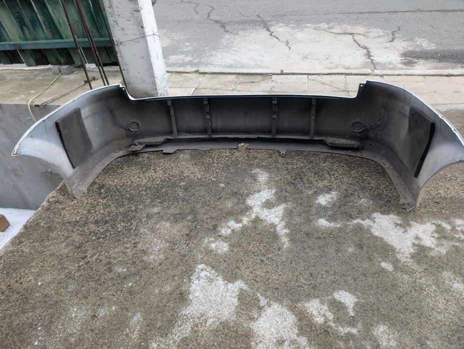 Задна броня Toyota avensis Verso 2004.г