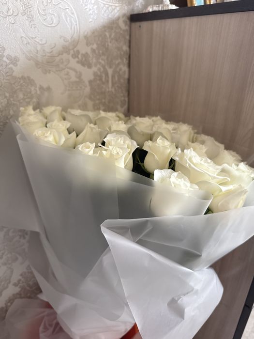 Продаю букет белых роз