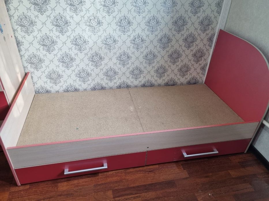 Односпальная кровать