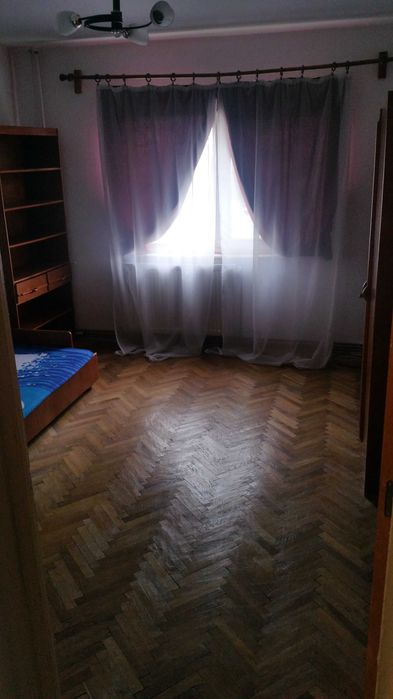 Inchiriez apartament 3 camere Teilor