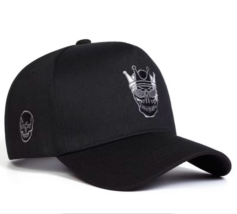 Шапка с козирка Череп