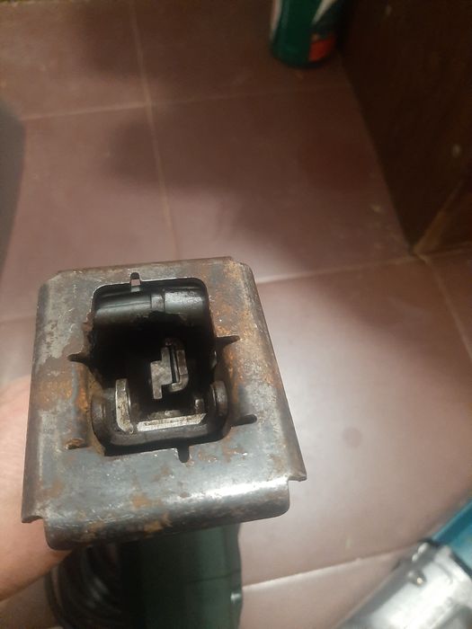 Саблени триони Макита и Бош