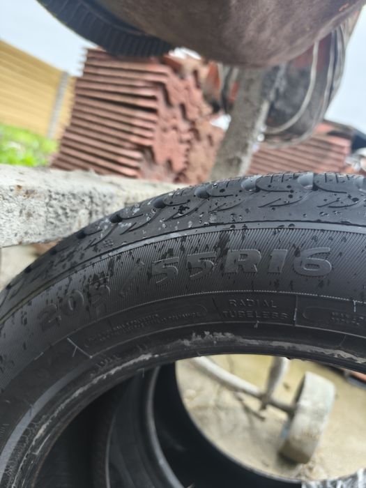 Doua anvelope de iarna