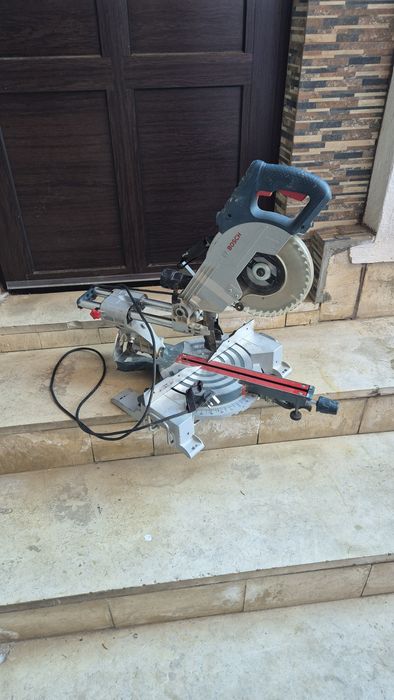 Пендула Bosch GCM 800 SJ