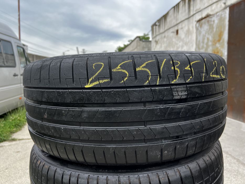 2 anvelope vara 255/35/20 , Pirelli , 6 mm !