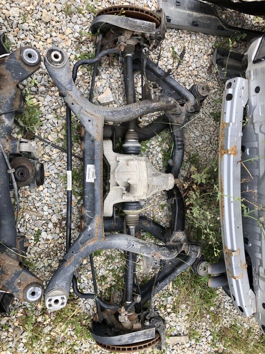 Врати от лявата страна и задния мост на Audi Q7 от 2005 до 2015