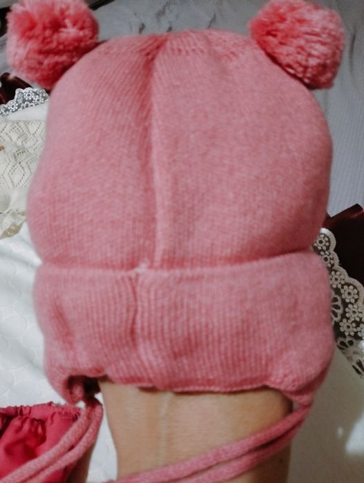 Зимняя шапка очень теплая для девочки!