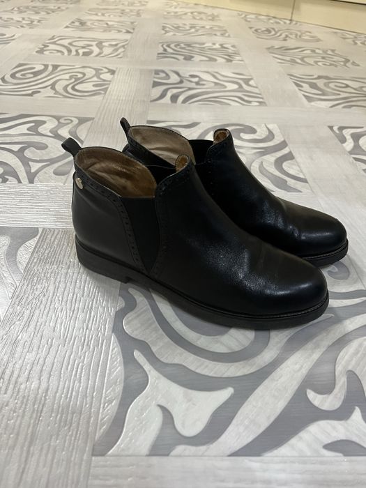 Продам кожаные ботинки