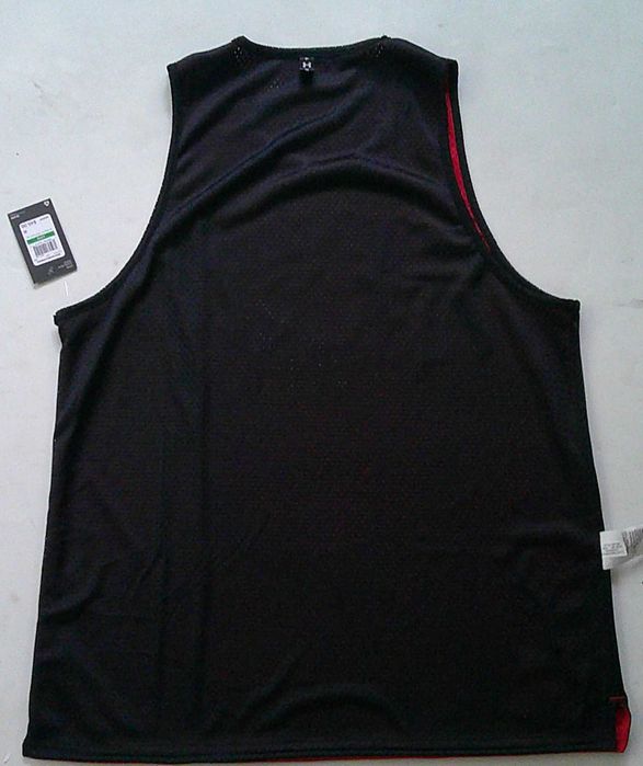 Under Armour Baseline Reversible двулицев мъжки потник от Сащ