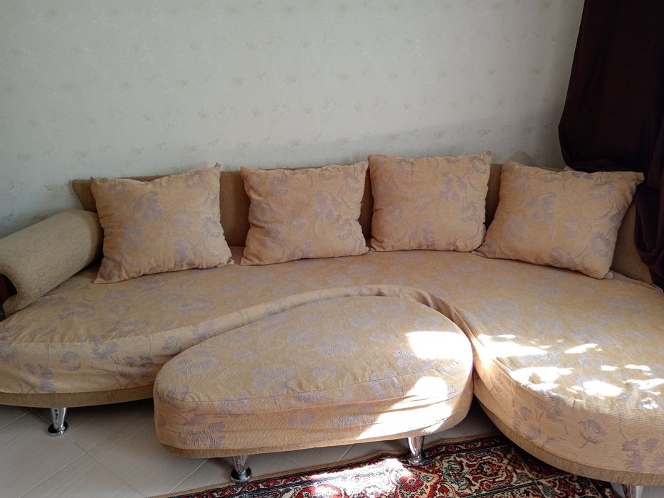 Продам диван для большой семьи