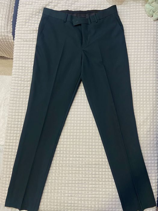 Абитуриентски костюм