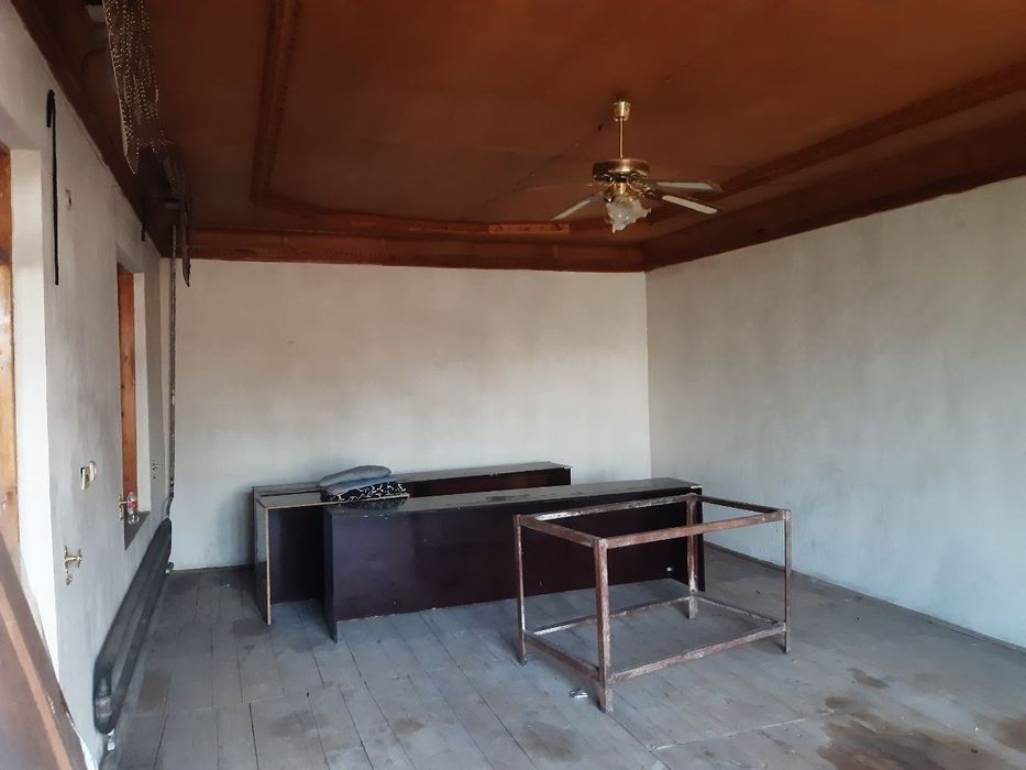 Ижарага участка берилади  катта  кани ховли 400& лубойга 4 хона