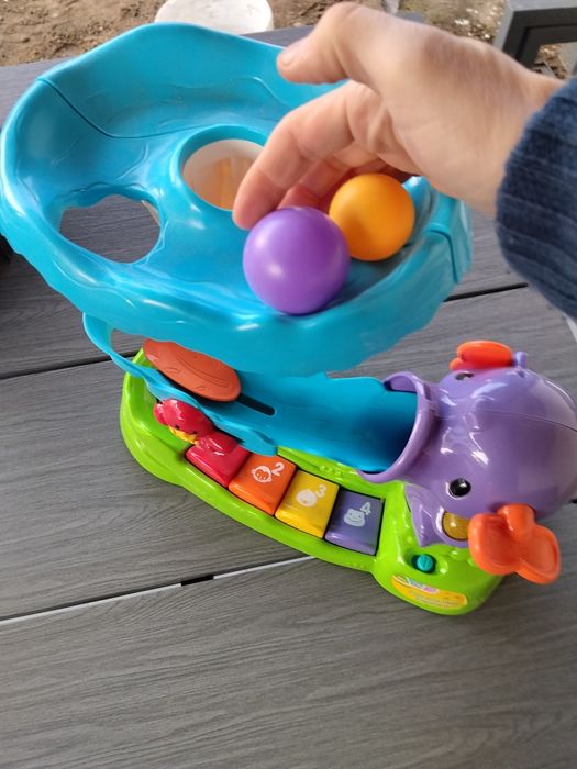 Jucărie interactivă VTech Pop & Play  Elefant arunca bile canta sunete