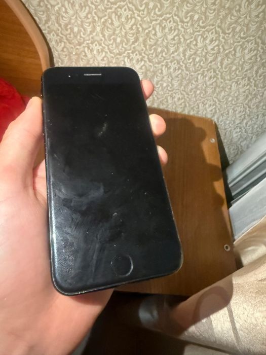 Продам или обменяю айфон 7