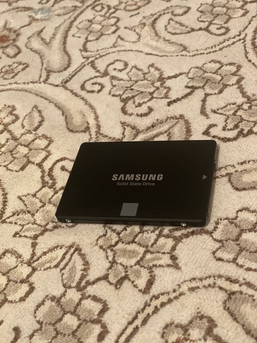 SSD Samsung MZ-77E1T0B/EU 1000 Гб жесткий диск