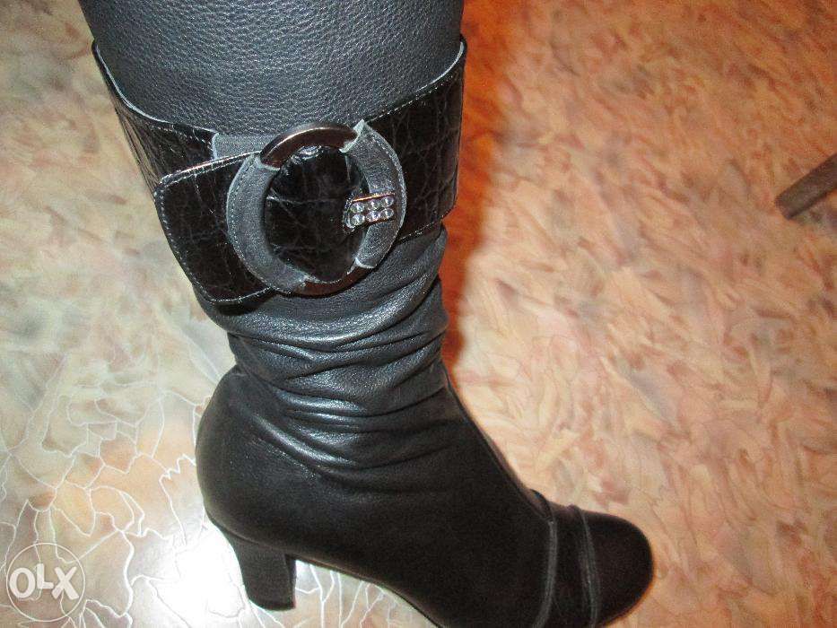 Продам ботинки женские